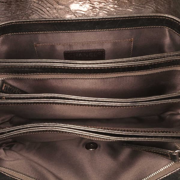 Pre-owned Chanel Medium Metallic Crackled Calfskin Clams Pocket Flap Brown