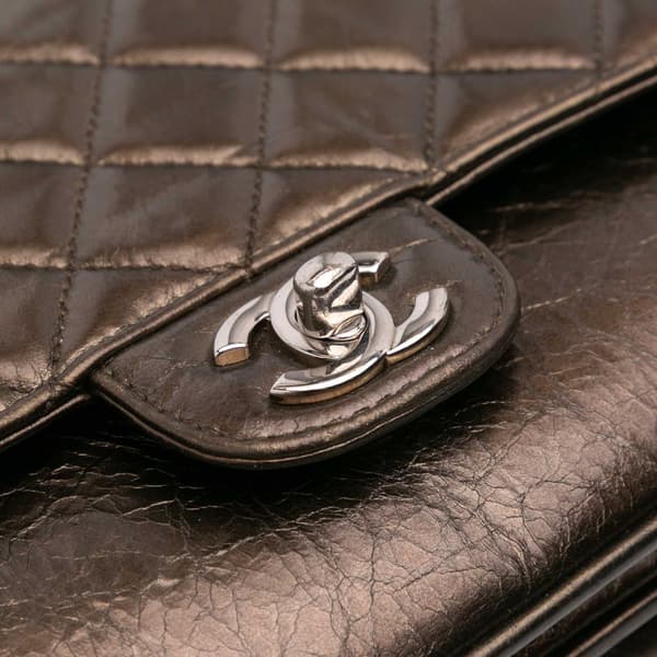 Pre-owned Chanel Medium Metallic Crackled Calfskin Clams Pocket Flap Brown