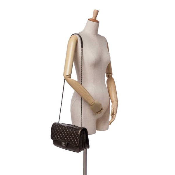 Pre-owned Chanel Medium Metallic Crackled Calfskin Clams Pocket Flap Brown