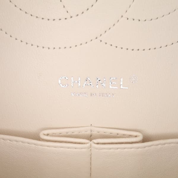 Pre-owned Chanel Jumbo Classic Caviar Double Flap White