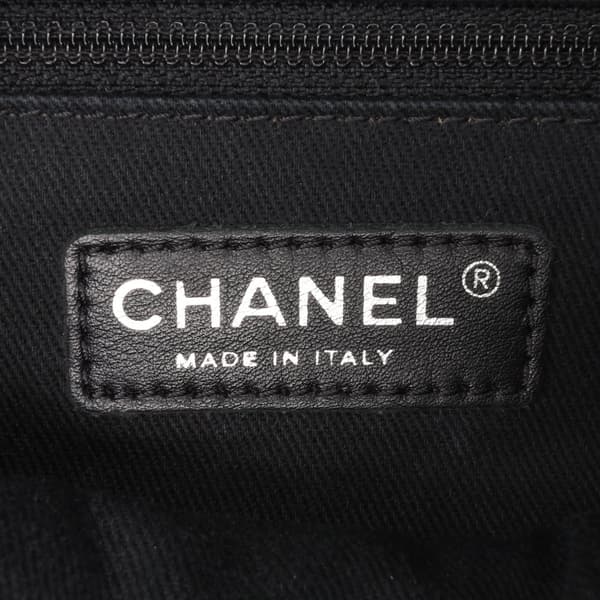 Pre-owned Chanel Medium Quilted Caviar Easy Flap Purple