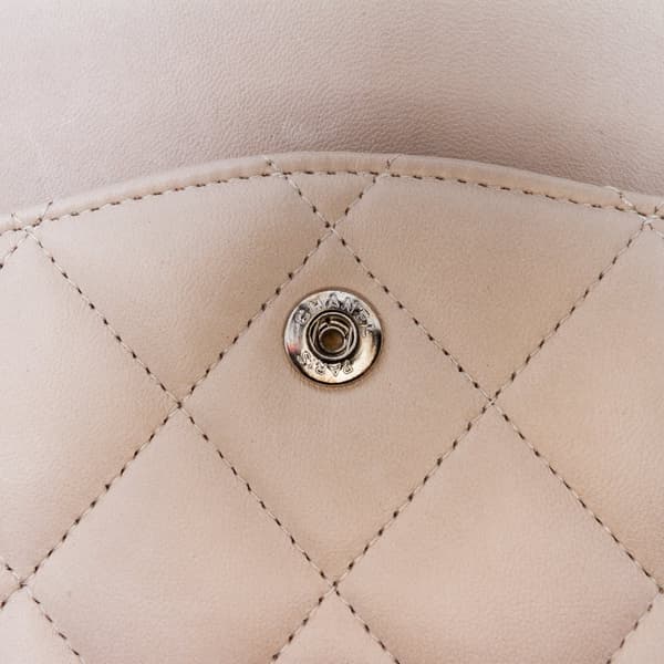 Pre-owned Chanel Jumbo Classic Lambskin Double Flap White