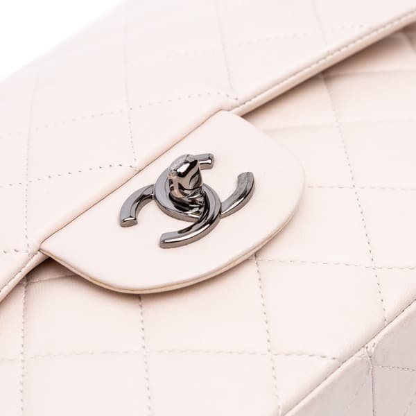 Pre-owned Chanel Jumbo Classic Lambskin Double Flap White