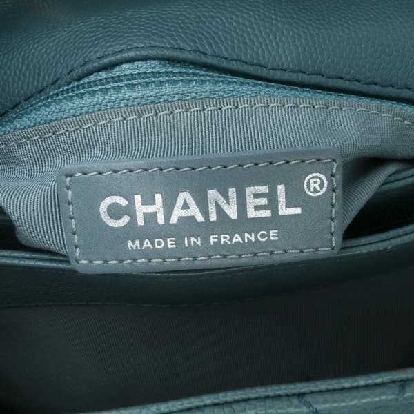 Pre-owned Chanel Medium Quilted Caviar Urban Companion Flap Blue