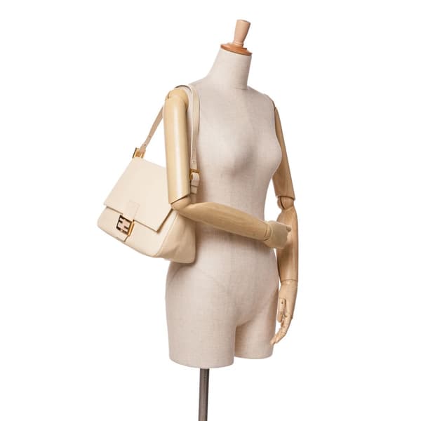 Pre-owned Fendi Large Calfskin Mamma Forever Shoulder Bag White