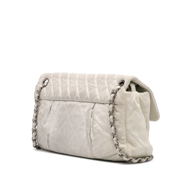 Pre-owned Chanel Large Iridescent Calfskin Chic Quilt Flap White