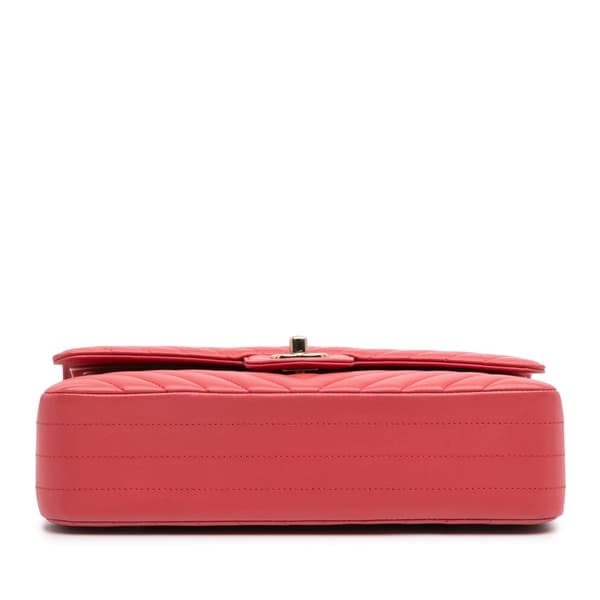 Pre-owned Chanel Medium Classic Chevron Lambskin Double Flap Red