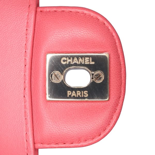 Pre-owned Chanel Medium Classic Chevron Lambskin Double Flap Red