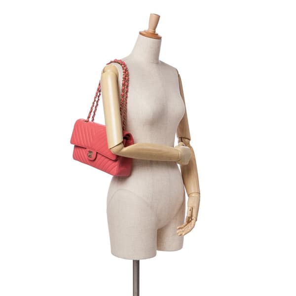 Pre-owned Chanel Medium Classic Chevron Lambskin Double Flap Red