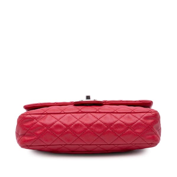 Pre-owned Chanel Medium Classic Caviar Double Flap Red