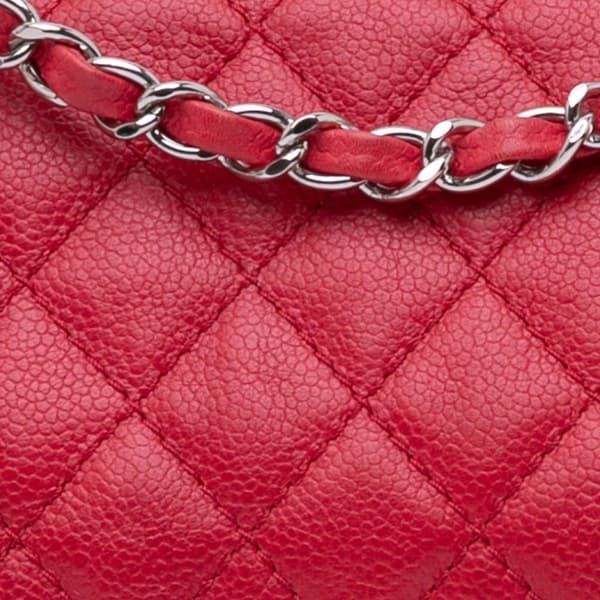 Pre-owned Chanel Medium Classic Caviar Double Flap Red