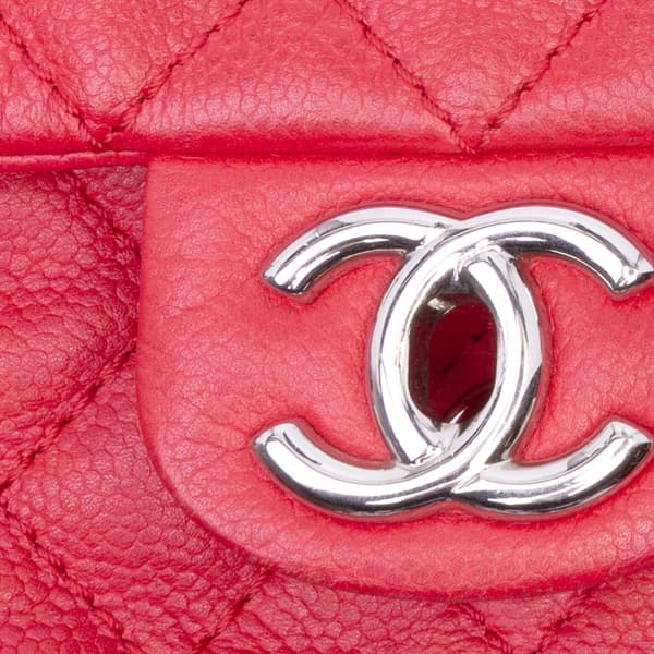 Pre-owned Chanel Medium Classic Caviar Double Flap Red