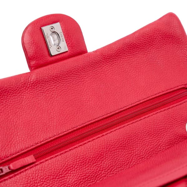 Pre-owned Chanel Medium Classic Caviar Double Flap Red