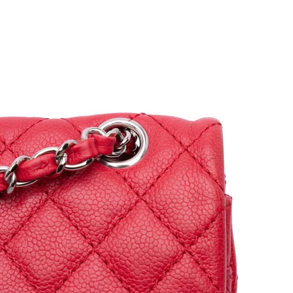 Pre-owned Chanel Medium Classic Caviar Double Flap Red