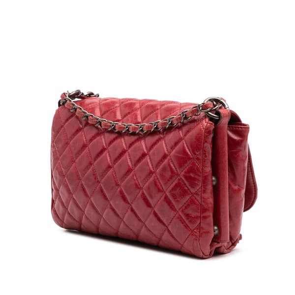 Pre-owned Chanel Quilted Glazed Calfskin Soft Boy Flap Red