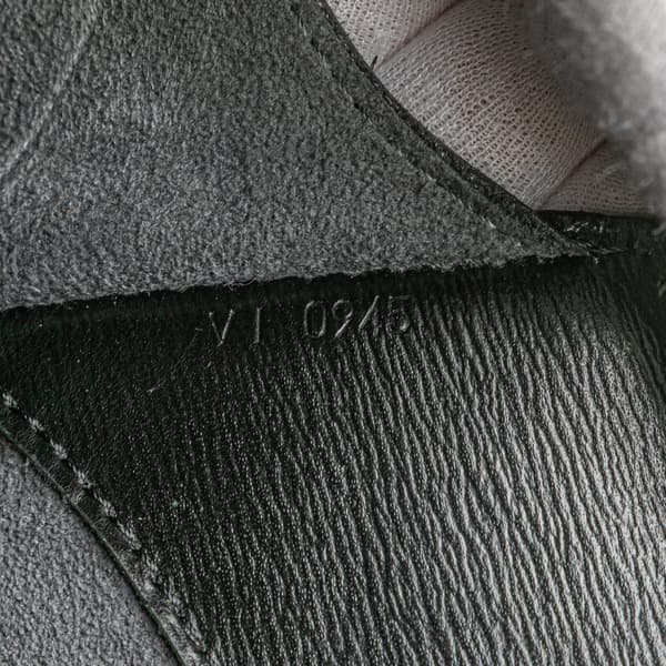 Pre-owned Louis Vuitton Epi Cluny Black