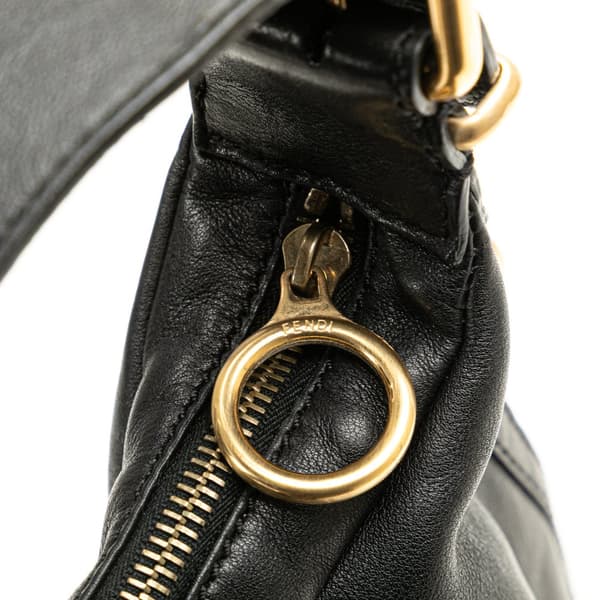Pre-owned Fendi Leather Oyster Shoulder Bag Black