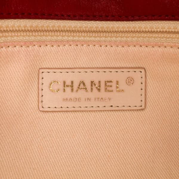 Pre-owned Chanel Large Iridescent Calfskin Chic Quilt Flap Red
