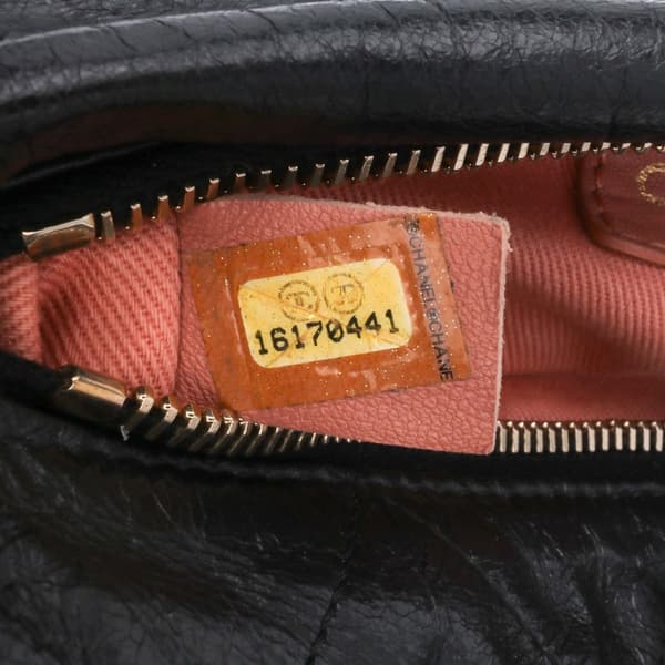 Pre-owned Chanel Quilted Calfskin Midnight Swim Baluchon Bag Black