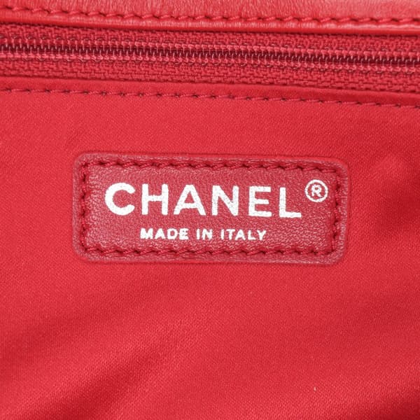 Pre-owned Chanel Medium Lambskin CC Crossing Flap Red