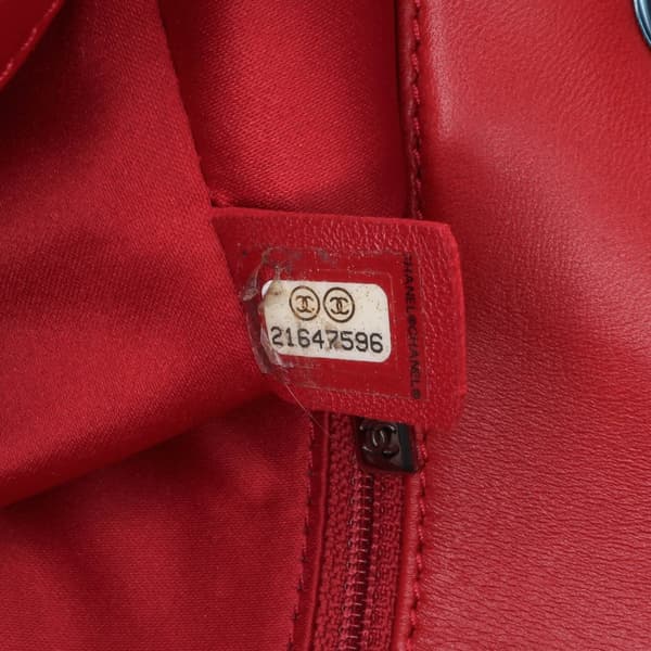 Pre-owned Chanel Medium Lambskin CC Crossing Flap Red