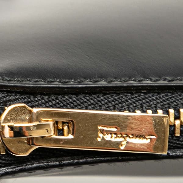Pre-owned Ferragamo Leather Gancini Shoulder Bag Black