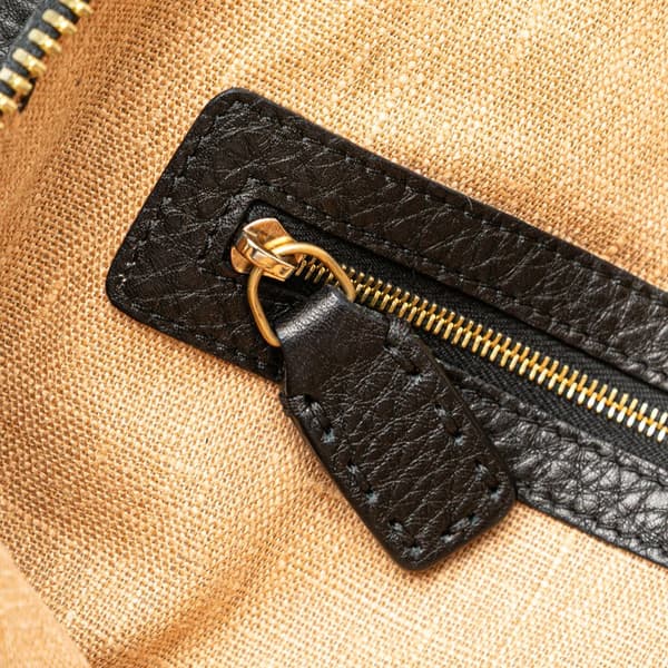 Pre-owned Fendi Pebbled Leather Selleria Dome Shoulder Bag Black