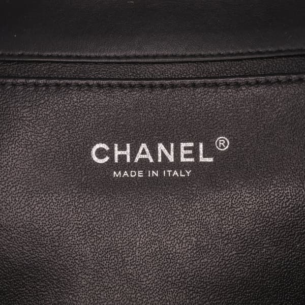 Pre-owned Chanel CC Quilted Patent Clutch With Chain Black