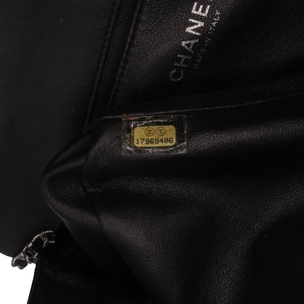 Pre-owned Chanel CC Quilted Patent Clutch With Chain Black
