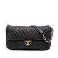 Miniatyrbild 1 av 10: Pre-owned Chanel Jumbo Chevron Iridescent Calfskin Surpique Flap Black