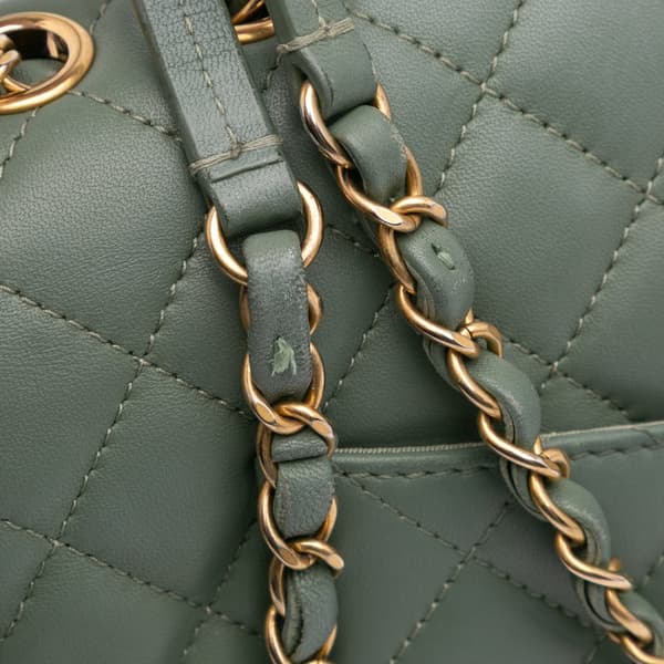 Pre-owned Chanel Large Quilted Lambskin Daily Companion Flap Green