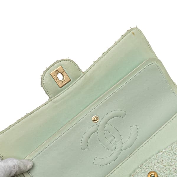 Pre-owned Chanel Medium Classic Tweed Double Flap Green