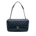 Miniatyrbillede 1 af 10: Pre-owned Chanel Jumbo Perforated Lambskin Single Flap Blue
