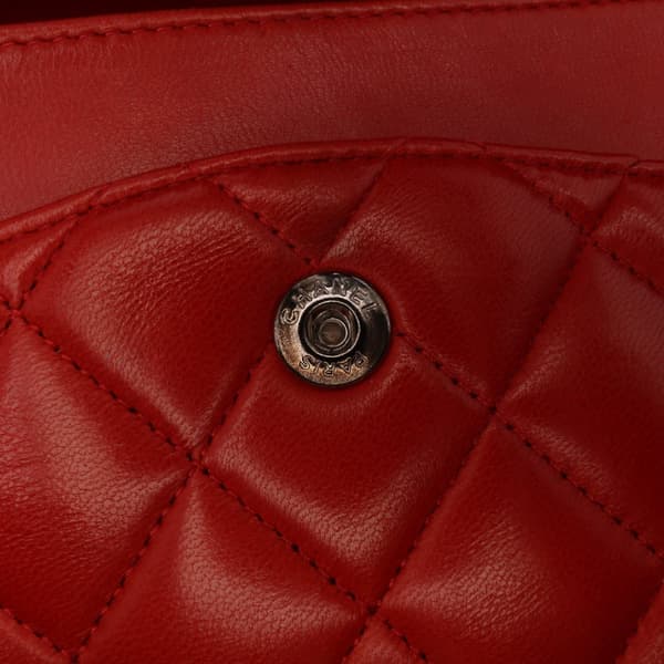 Pre-owned Chanel Medium Classic Lambskin Double Flap Red