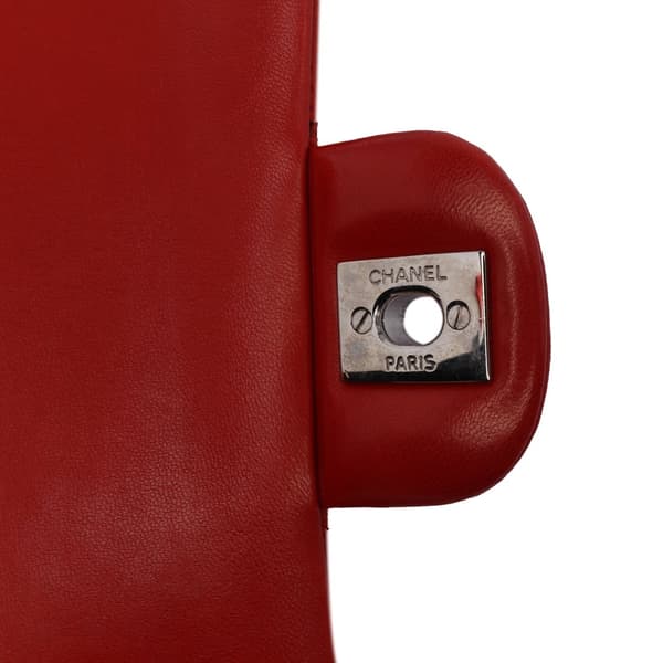 Pre-owned Chanel Medium Classic Lambskin Double Flap Red
