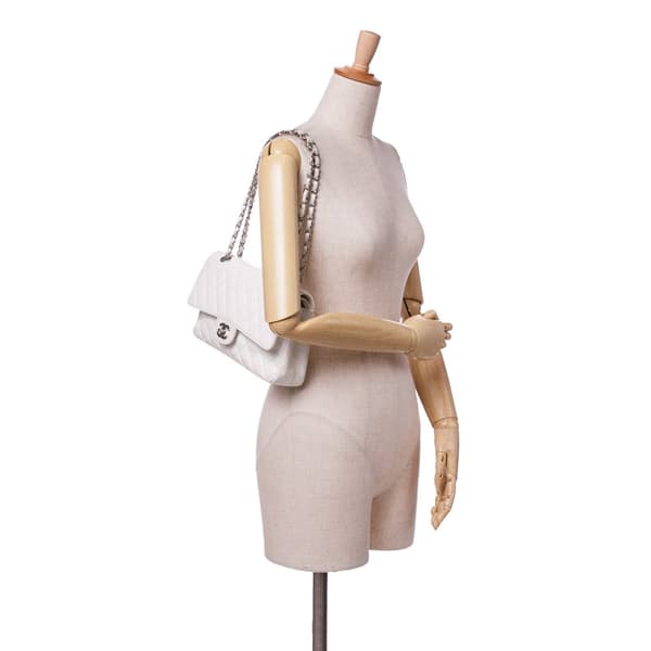 Pre-owned Chanel Medium Classic Caviar Double Flap White