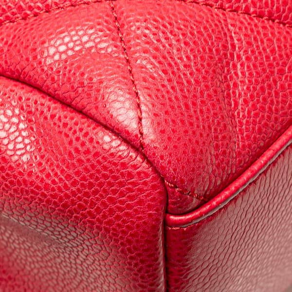 Pre-owned Chanel Medium Glazed Caviar Nature Flap Red