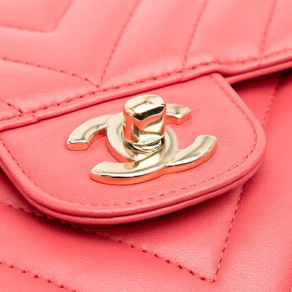 Pre-owned Chanel Medium Classic Chevron Lambskin Double Flap Pink