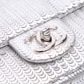 Miniatyrbillede 6 af 8: Pre-owned Chanel Small Metallic Lambskin Laser Cut Flap Silver