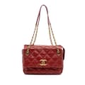 Pikkukuva 1 / 10: Pre-owned Chanel Quilted Calfskin Retro Chain Camera Flap Red
