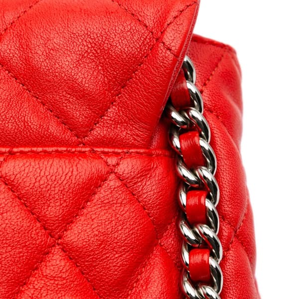 Pre-owned Chanel Maxi Washed Lambskin Chain Around Flap Red