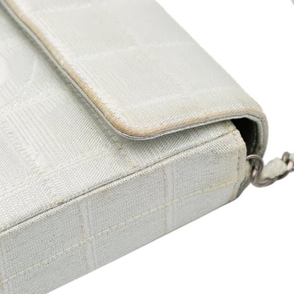 Pre-owned Chanel New Travel Line Nylon East West Flap Silver