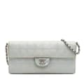 Pikkukuva 1 / 10: Pre-owned Chanel New Travel Line Nylon East West Flap Silver