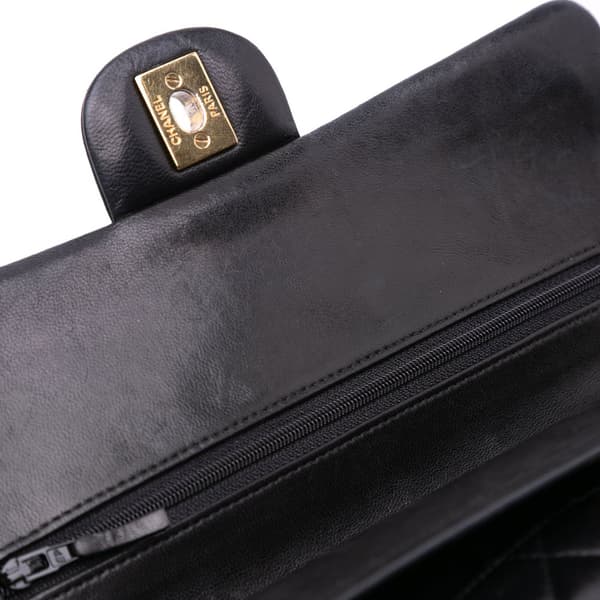 Pre-owned Chanel Medium Classic Lambskin Double Flap Black