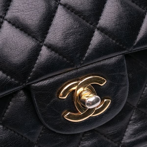 Pre-owned Chanel Medium Classic Lambskin Double Flap Black