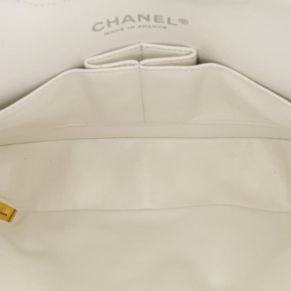 Pre-owned Chanel Medium Classic Caviar Double Flap White