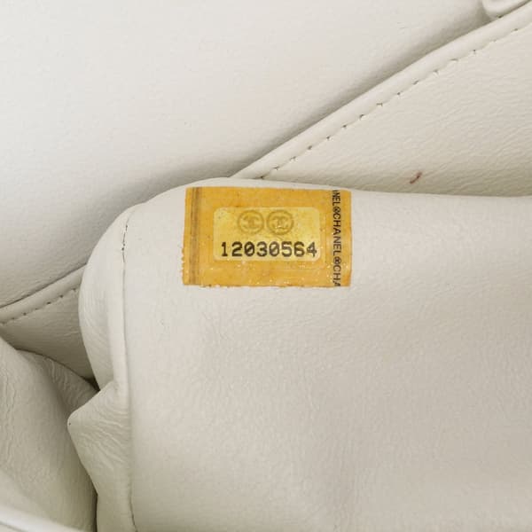 Pre-owned Chanel Medium Classic Caviar Double Flap White