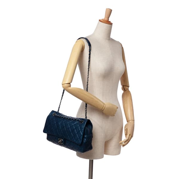 Pre-owned Chanel Jumbo Quilted Iridescent Caviar Easy Flap Blue