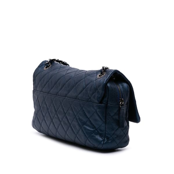 Pre-owned Chanel Jumbo Quilted Iridescent Caviar Easy Flap Blue
