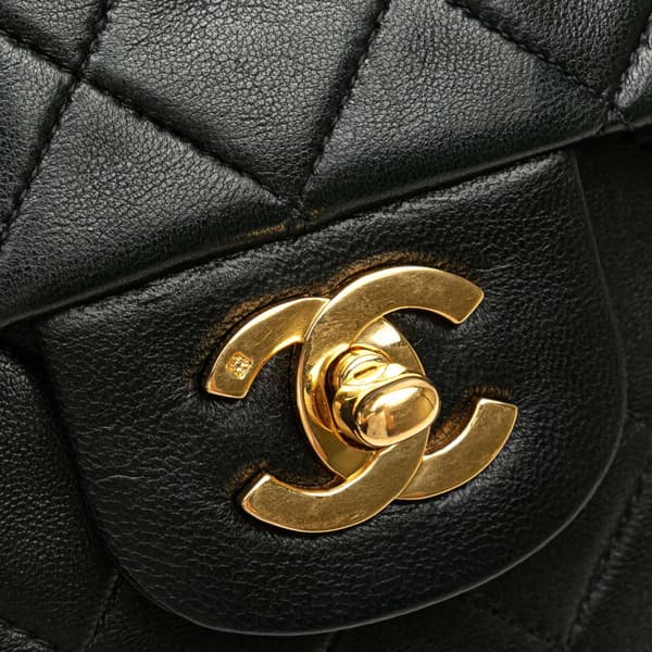 Pre-owned Chanel Medium Classic Lambskin Double Flap Black